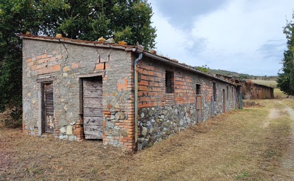 Annesso e stallone.jpg_page-0001